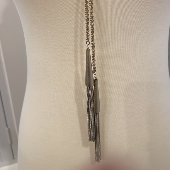 Kendra Scott gold lariat necklace! - Picture 3 of 5